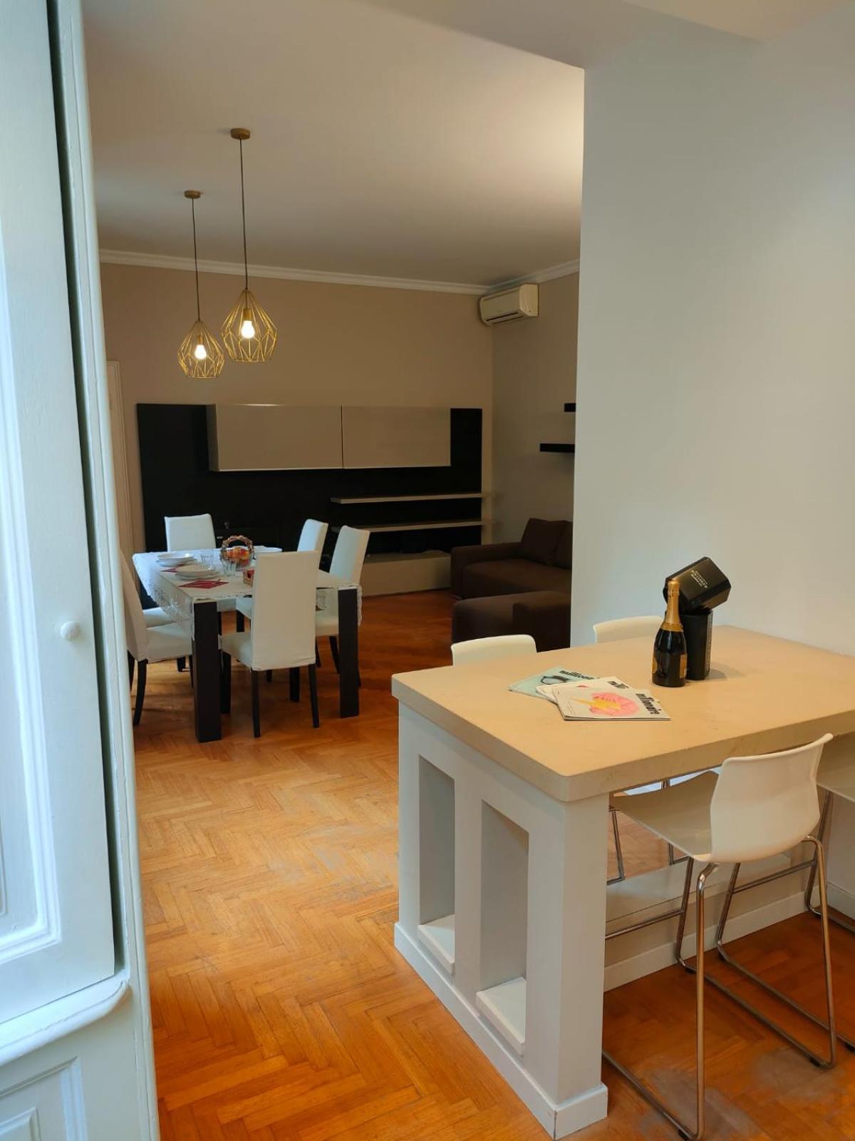 Apartment Esclusive & Elegant Loft, Duomo 10 Minutes Milan